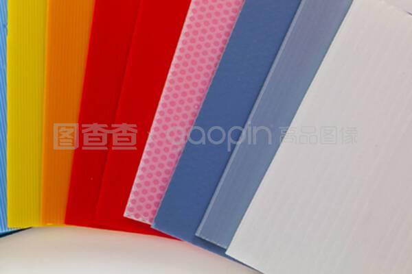 不同顏色包裝材料 視覺藝術與市場策略的完美結合